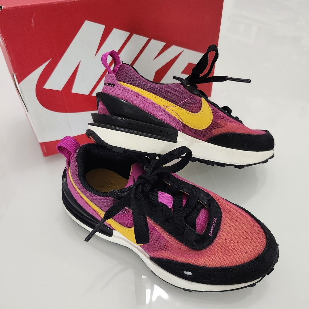 NWT Nike Waffle One toddler/big kid shoes